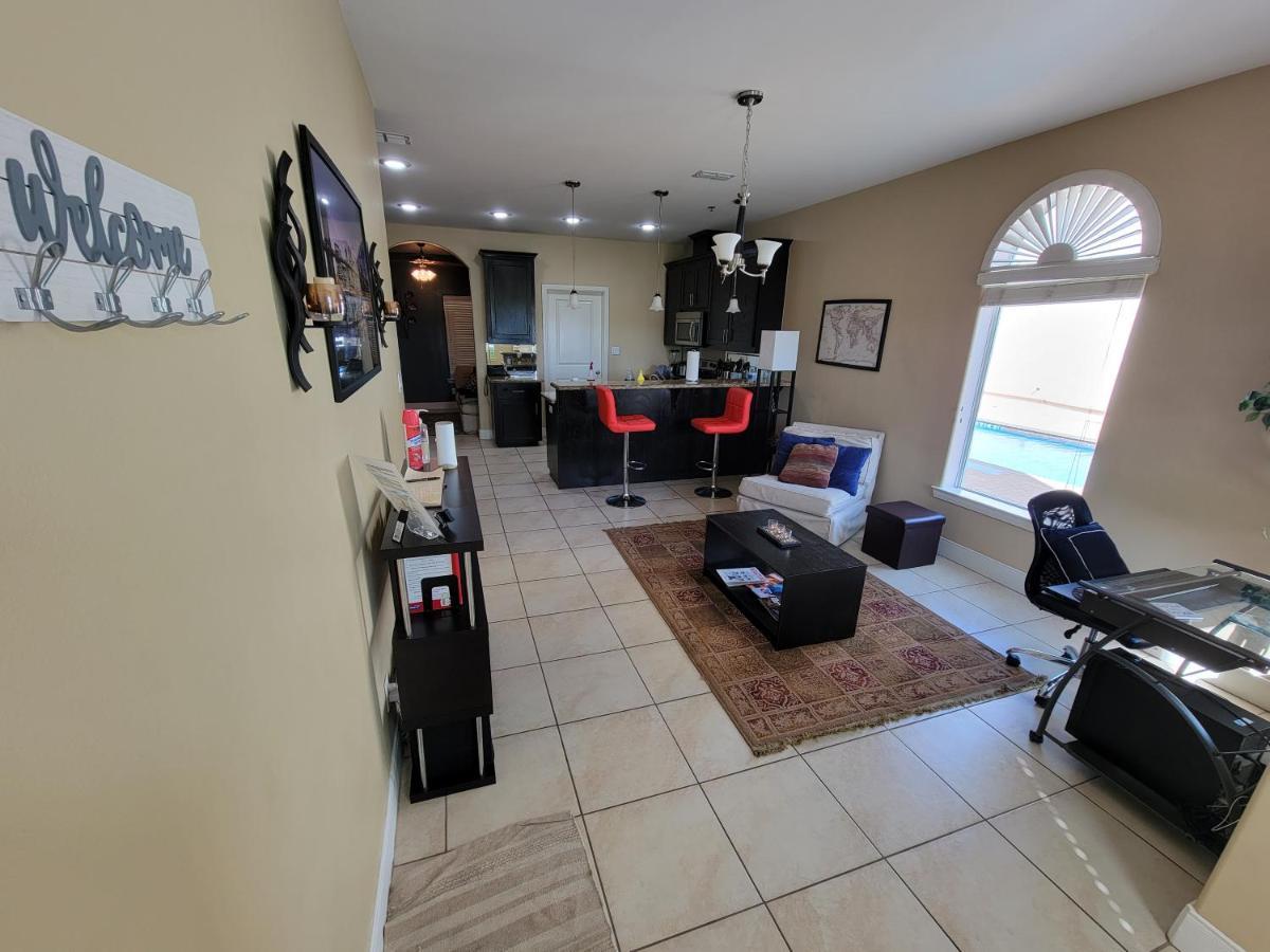 Modern, Private, Smart 4 Bedroom Condo In Desirable Location In Mcallen With Pool! Exterior photo