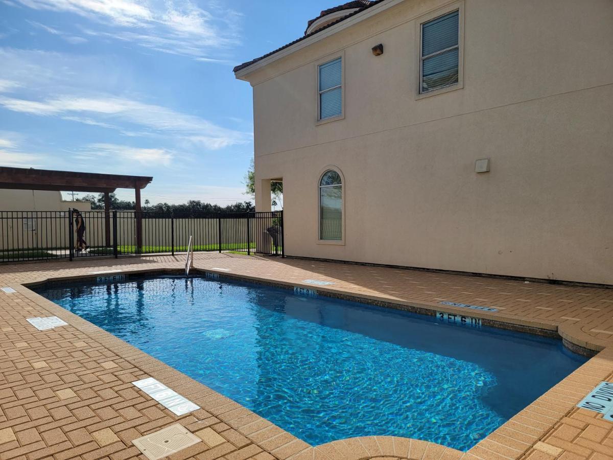 Modern, Private, Smart 4 Bedroom Condo In Desirable Location In Mcallen With Pool! Exterior photo